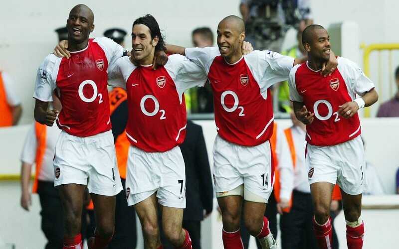 Điểm danh những hậu vệ Arsenal huyền thoại trong lịch sử 